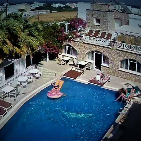 Bougainvillea Suites Камари Экстерьер фото
