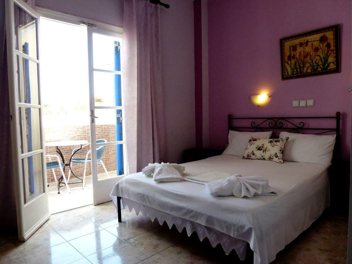 Bougainvillea Suites Камари Экстерьер фото