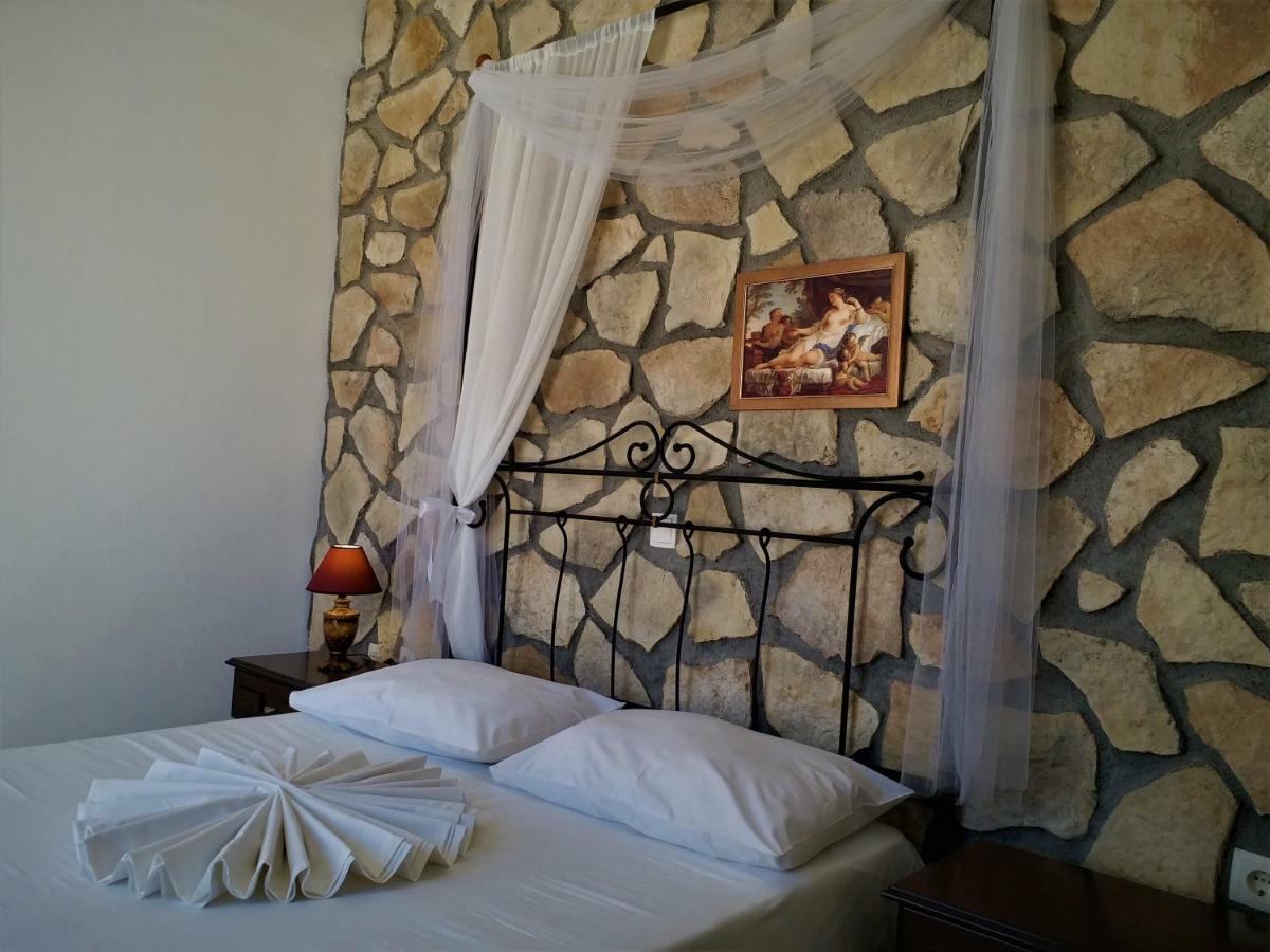 Bougainvillea Suites Камари Экстерьер фото